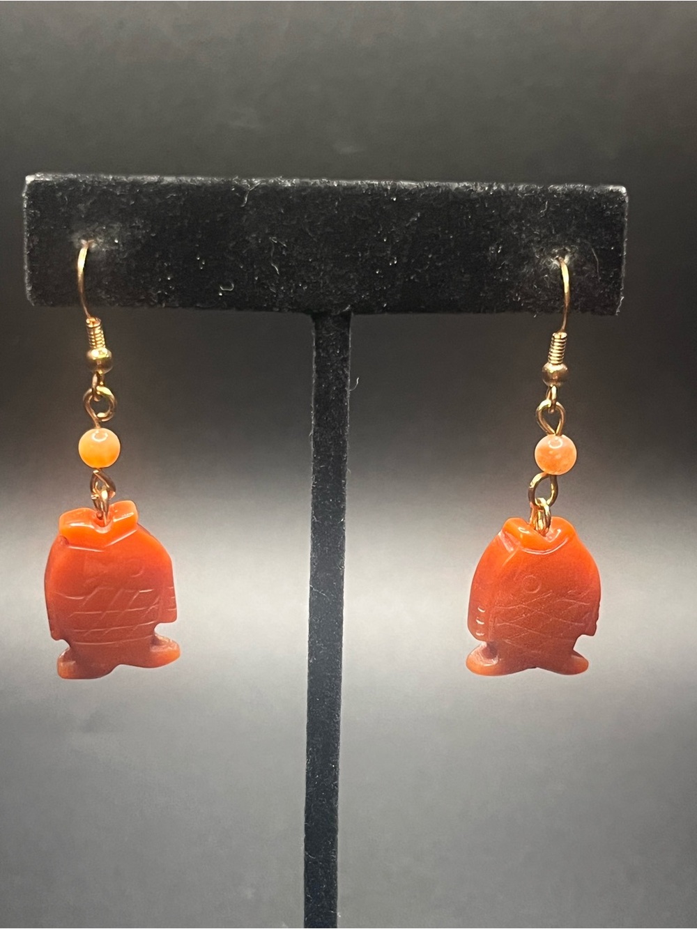 Vintage Carved Carnelian Fish Dangle Earrings Gold Tone